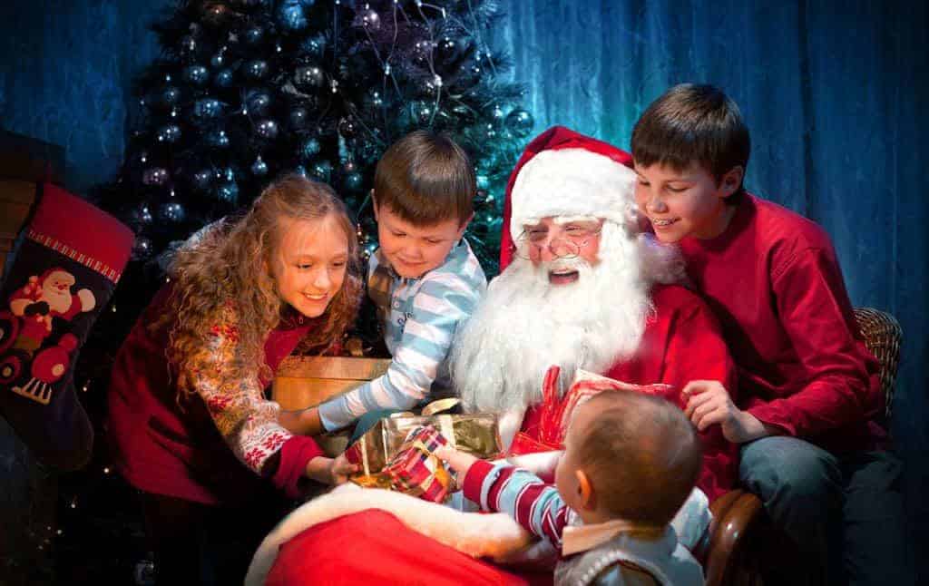santa-with-kids